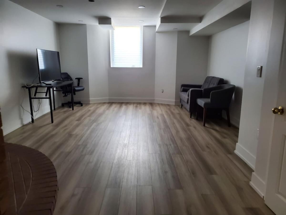 Fully Furnished 1 Bedroom Basement Apartment Mississauga Exteriör bild